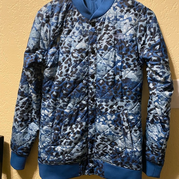Women’s Northface jacket - Picture 3 of 9